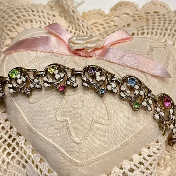 Fashion Jewelry Necklace - Picture 4 of 6